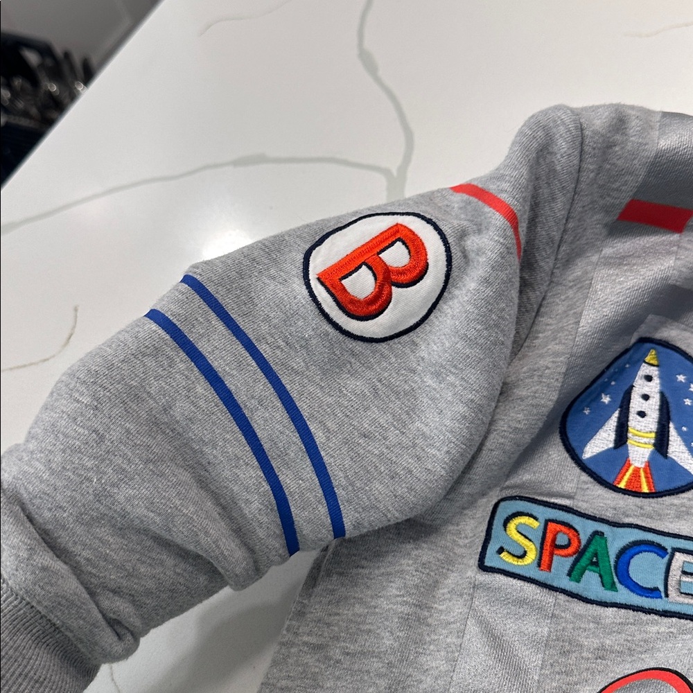 Mini Boden gray space astronaut fleece lined hooded sweatshirt size 2-3 🚀🧑🏼‍🚀 - Picture 3 of 9